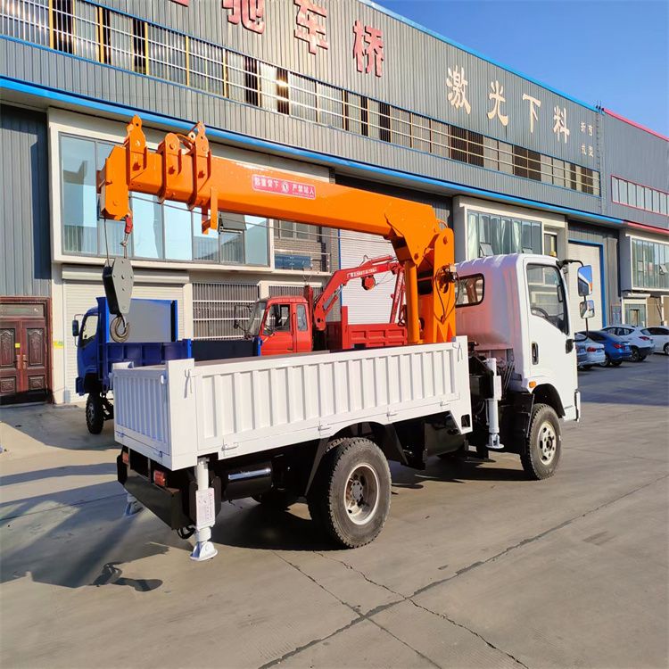 南州乡三轮随车吊定制 农用改装机自备吊中瑞长期出售